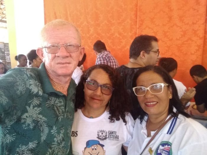 Imagem da notícia: GARIS E AGENTES DE LIMPEZA PÚBLICA SÃO HOMENAGEADOS EM SANTO ESTEVÃO - BA